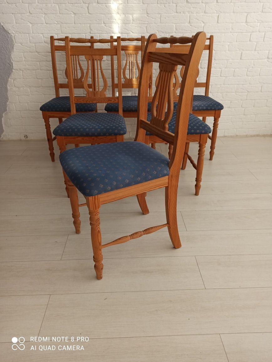 Трапезни столове шест броя, Licentia chair