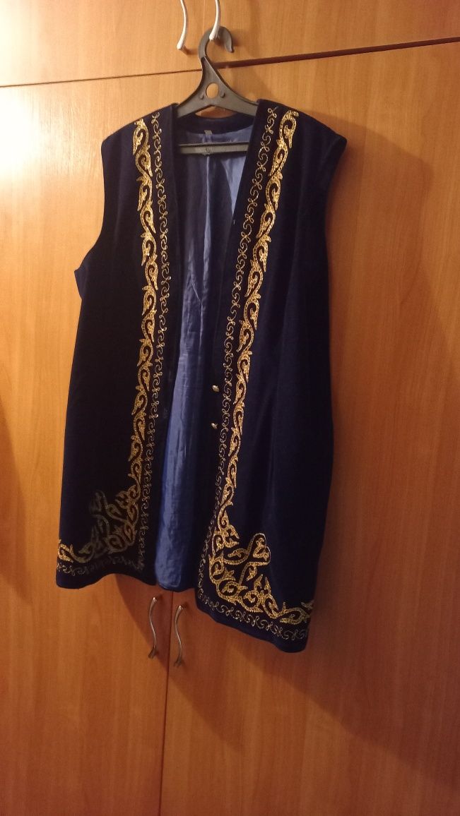 Продам женская казахская национальная одежда.
