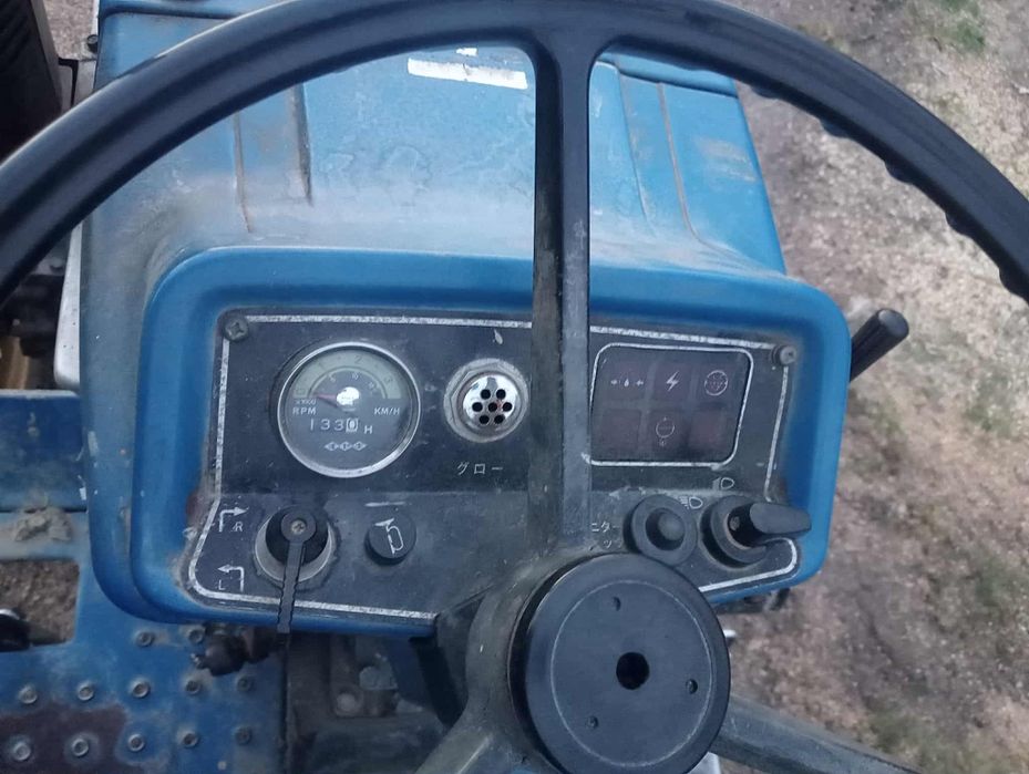 Vând tractor iseki 14 cai cu tot cu semănătoare de cartofi