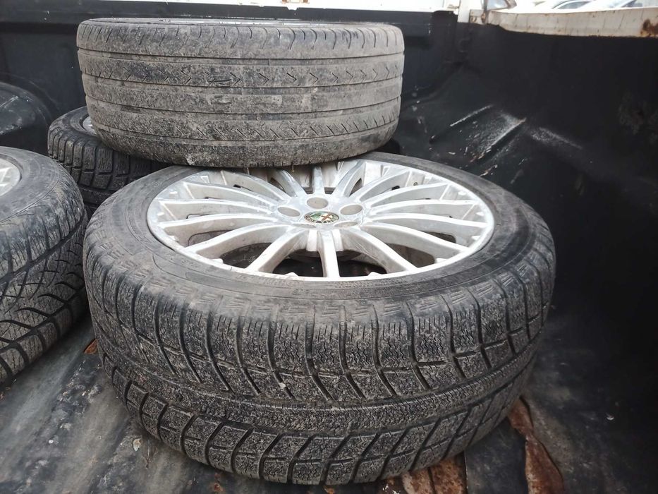 Гуми с джанти от алфа 156