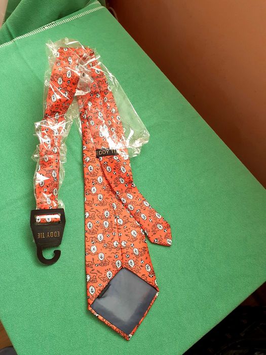 Вратовръзки, Коледа, футбол, анимация лъв