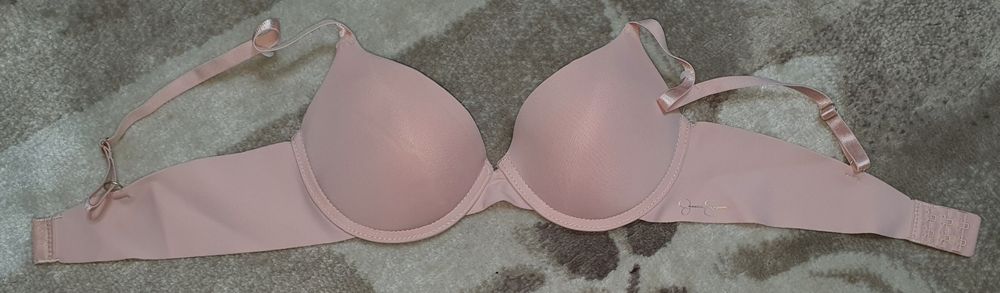 Sutien Jessica Simpson, nou, cu eticheta
