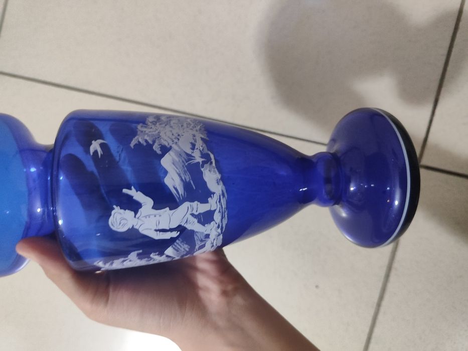 Ваза, антикварная. Синей расцветки.