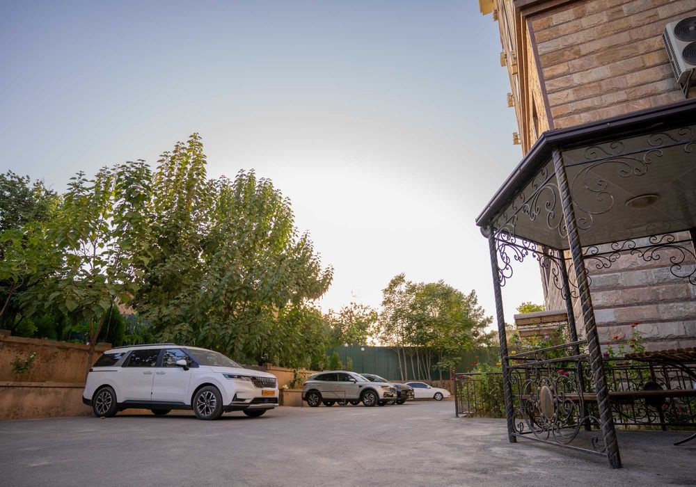 Qoratosh ko'chasidan 5 xonali kvartira ijaraga