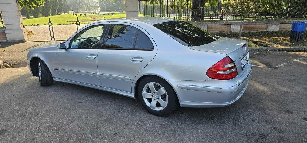 Vand Mercedes E 220