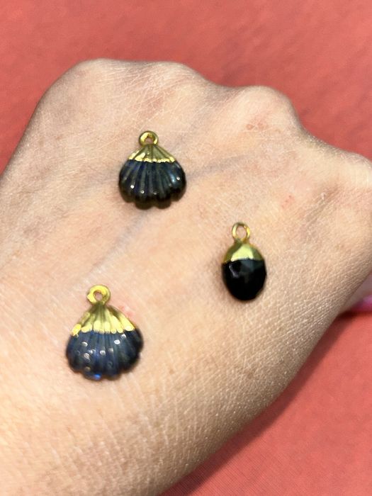 Кулончики из Лабрадорита и Топаза