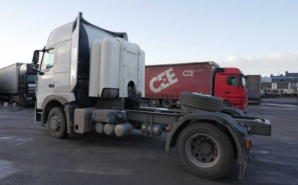 Тягач Howo-T7H 460 4x2 CNG (пневматик)