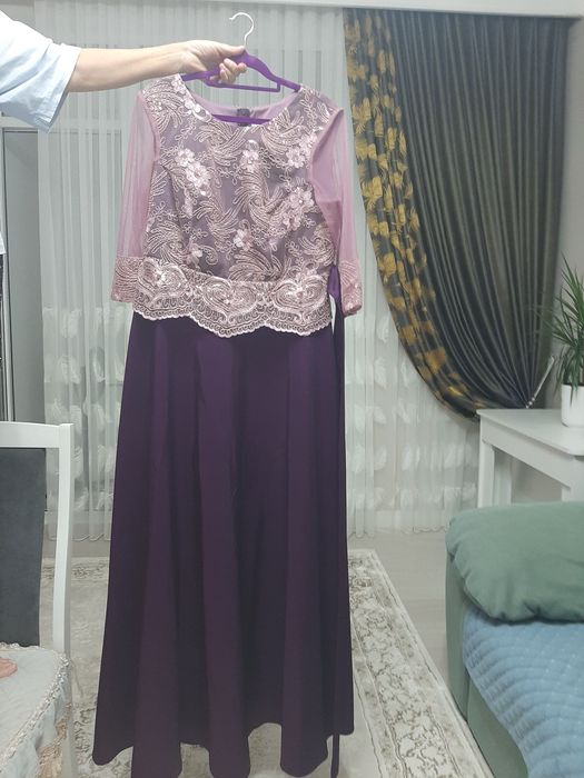 Вечернее платье фиолетового цвета