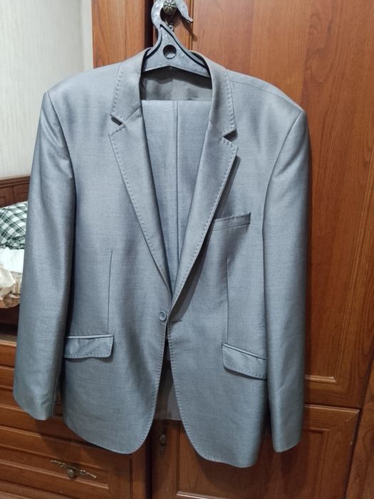 Продам мужской костюм