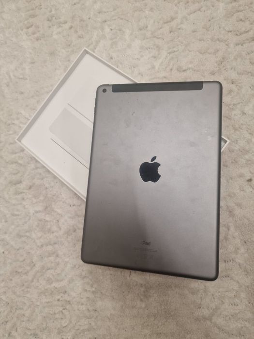 Продам айпад 8 поколения 32гб идеал