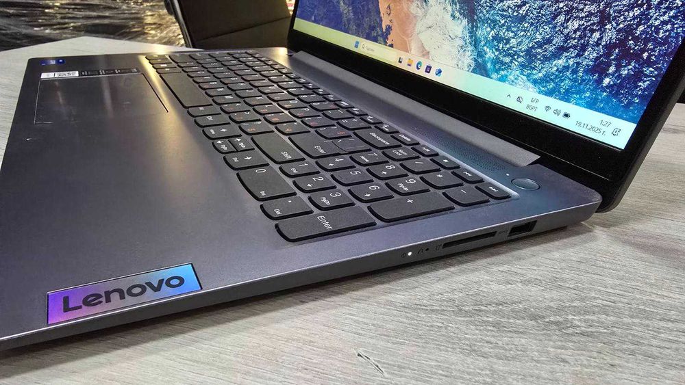 Лаптоп Lenovo IdeaPad Slim 3