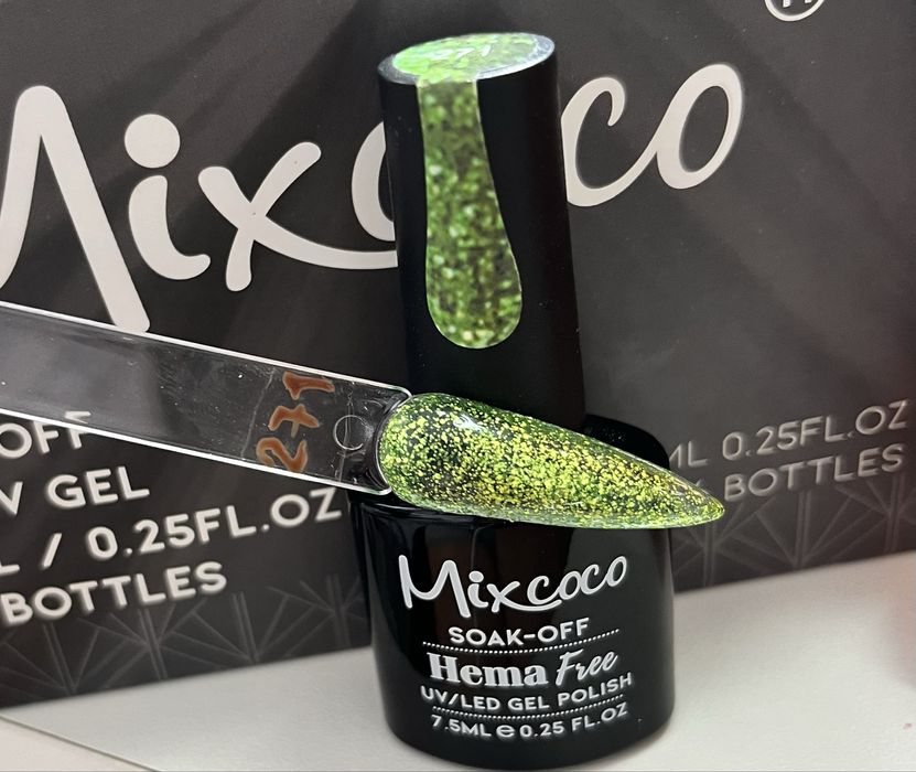 Продавам колекция от гел лакове MİXCOCO Всички са в отлично състояние.
