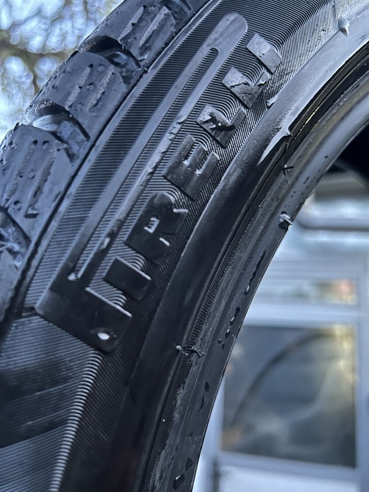 245/40/18 Pirelli 4 броя Зимни