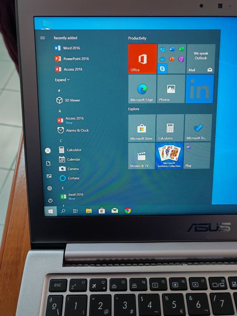 Se vine ASUS Notebook UX303L
