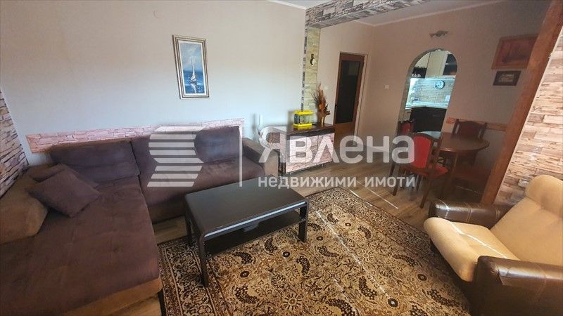 Продава се Тристаен апартамент в Бургас, Възраждане - 94 кв.м за 1437 €/кв.м - Снимка #2