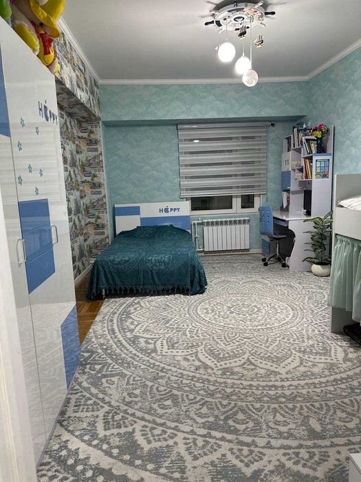 продаётся 3 ком. кв в ЦУМ (м. Космонавты) все комнаты раздельные