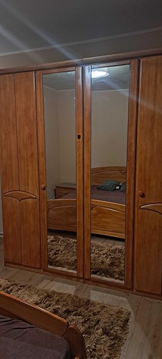 set mobilier dormitor lemn masiv,pat, 2 noptiere, comoda,dulap 4 usi,