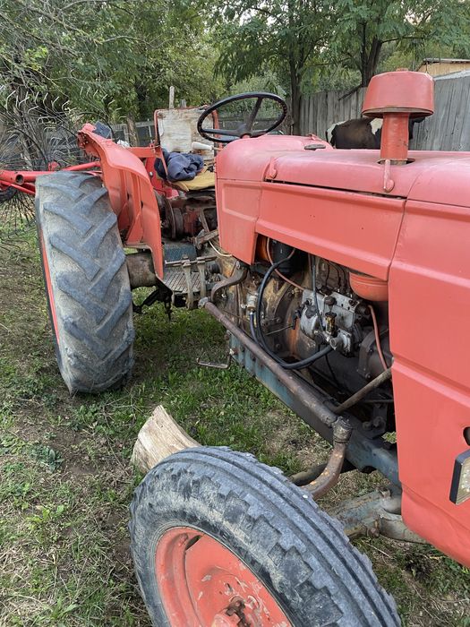 Vând tractor fiat 615
