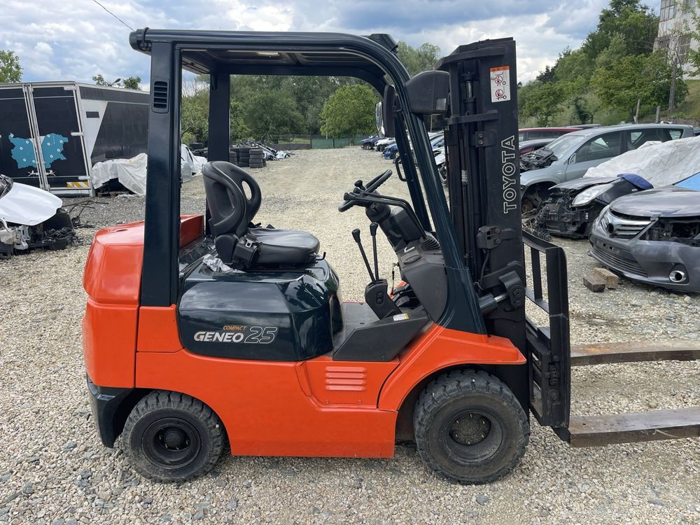 Мотокар Toyota Geneo 25 2,5 тона