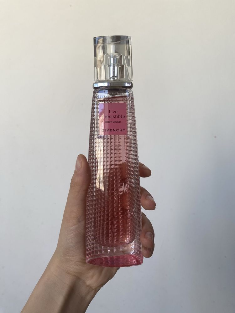 Парфюмированная вода Givenchy Live Irresistible Rosy Crush