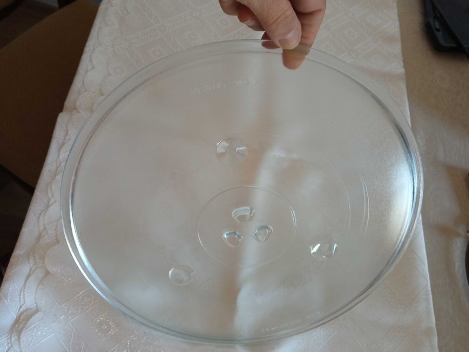 Чиния за микровълнова фурна