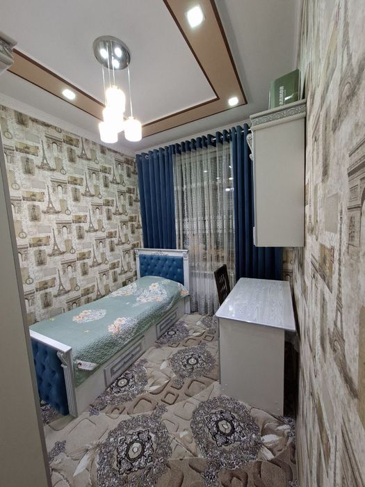 Квартира сотилади купгина жихозлари б.н бирга. 3 хонали 3-этаж.