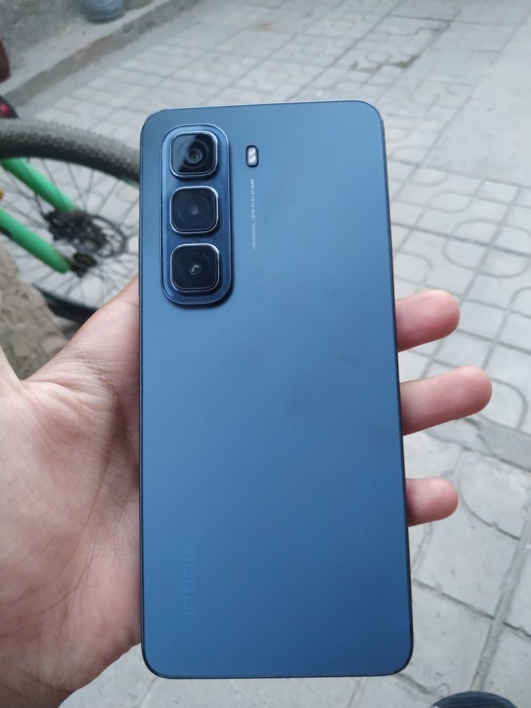 Infinix HOT 50 8/256 srochni 1mln800  kelishamiz