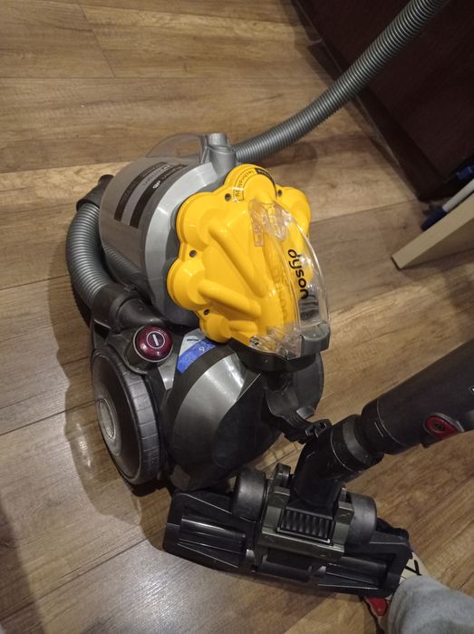 Прахосмукачка Dyson