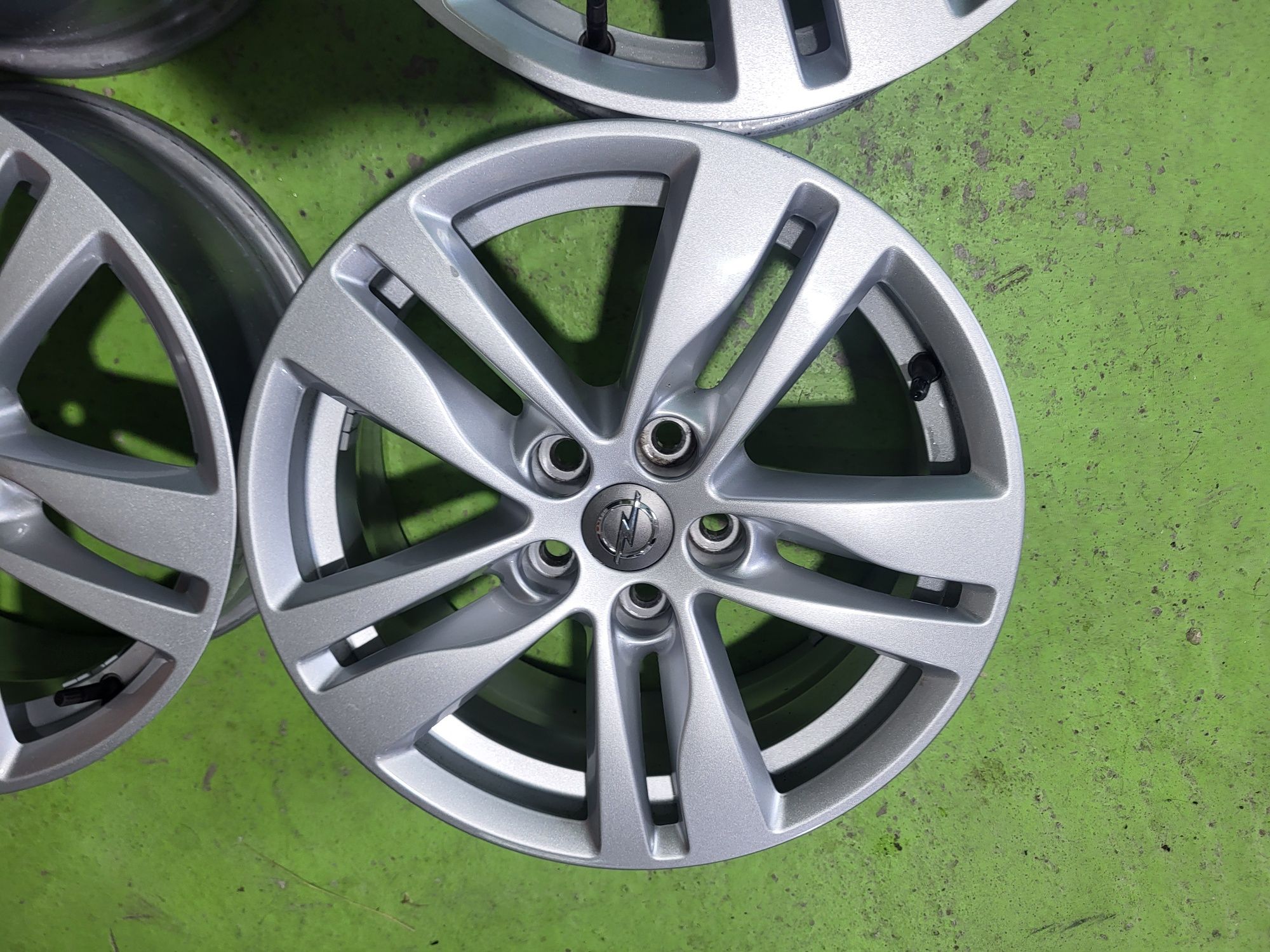 16 5x105 Opel лети джанти 5х105 опел