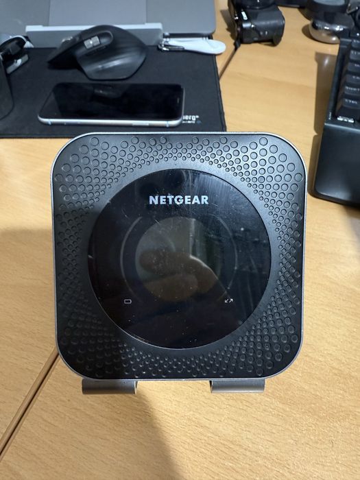 Modem portabil Netgear model Nighthawk M1