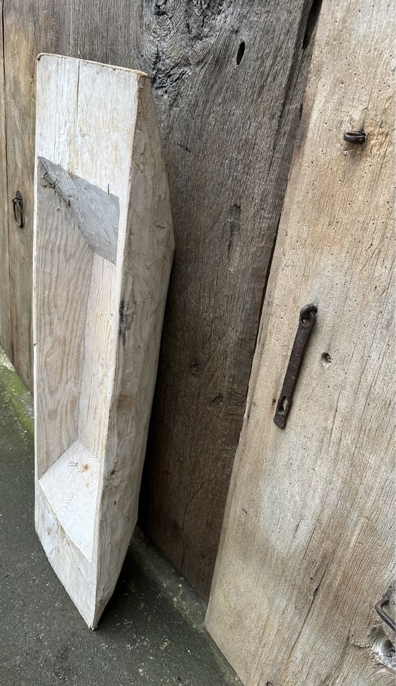 Covata taraneasca veche lemn molid patina calciu