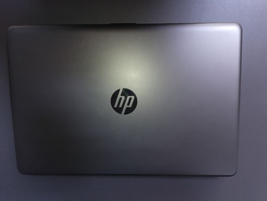 Ноутбук HP сломаный