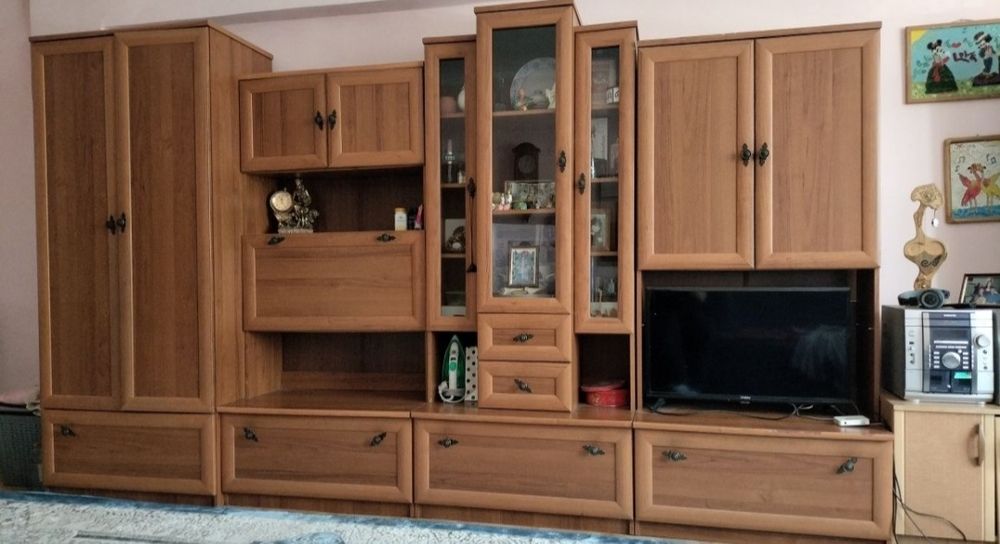 Продам деревянный шкаф стенку в гостиную, мдф