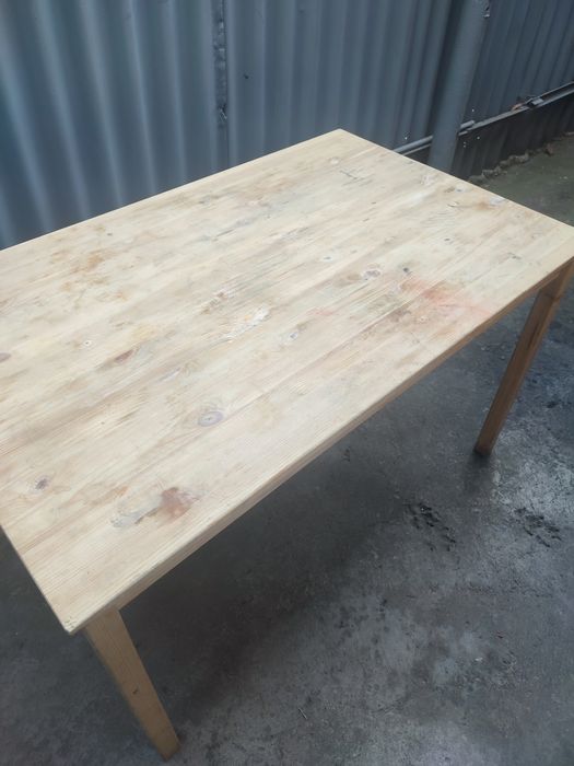 Продам стол деревянный