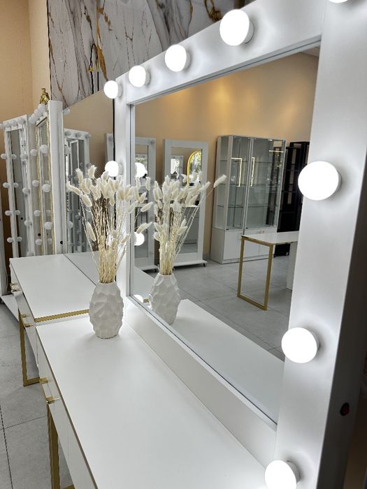 Oina zerkalo salon uchun