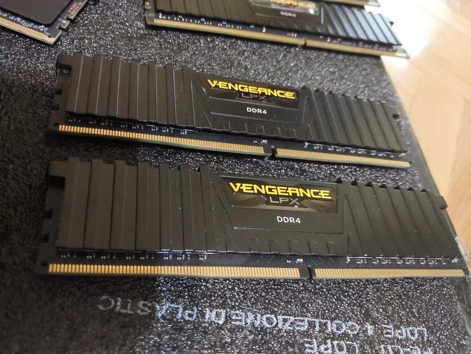 16GB 3000Mhz DDR4 Corsair Vengance, G.Skill Aegis