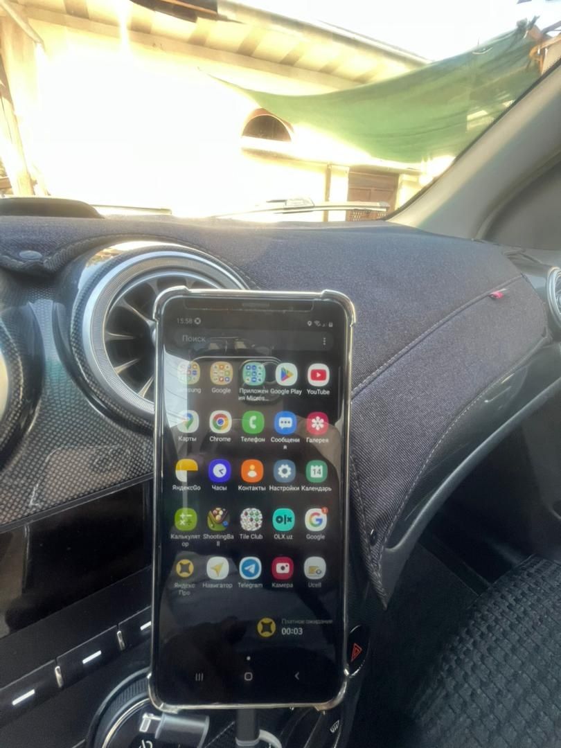 Самсунг s9+ в хорошем состоянии