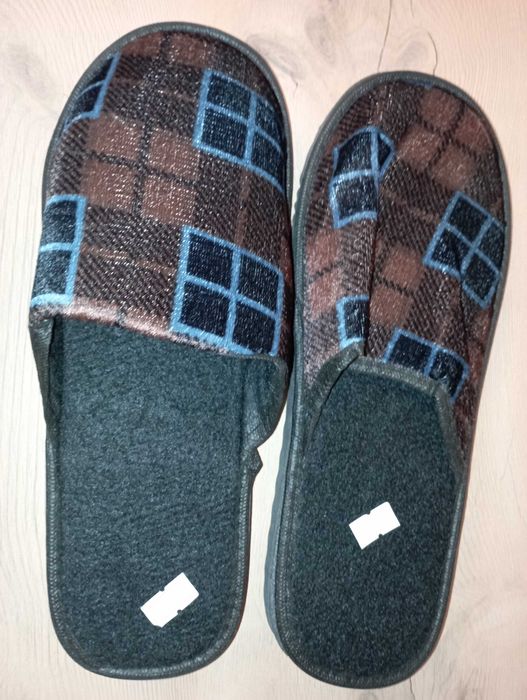 Домашни чехли № 42 и № 44