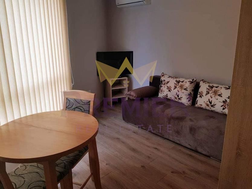 Дава се под наем Едностаен апартамент в Варна, Бриз - 30 кв.м за 255 € - Снимка #1