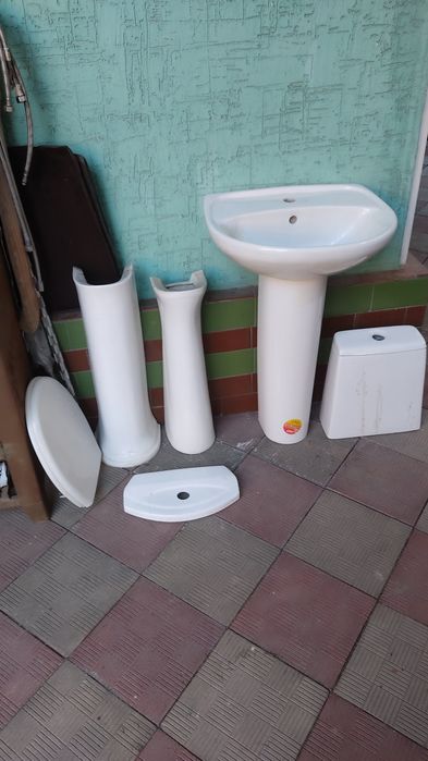 Раковина с ножкой