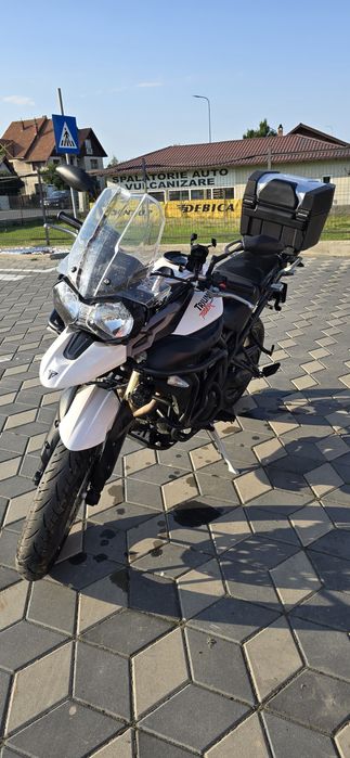 Triumph Tiger 800 + Panniers. Schimb cu Enduro 4T.