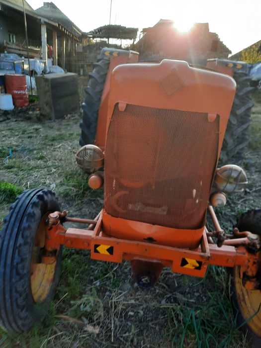 Tractor fiat + remorca