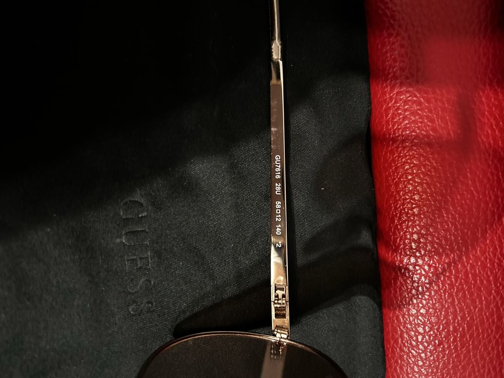 Чисто нови очила на Guess
