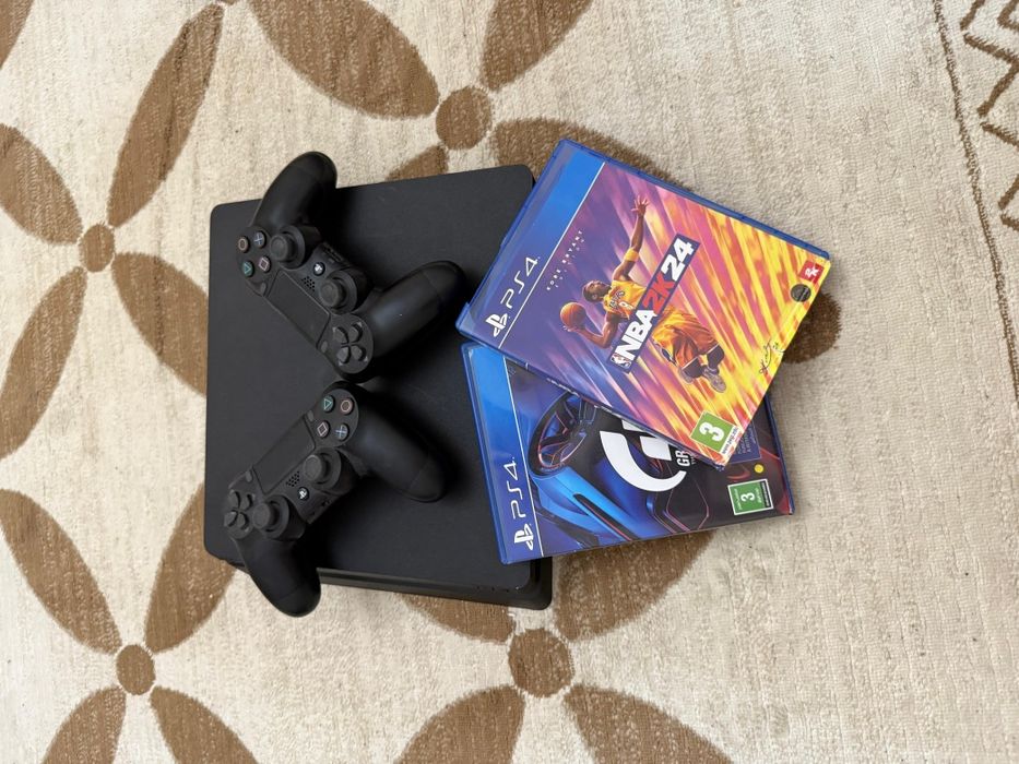PS4 Slim 500 Gb с игровым рулем