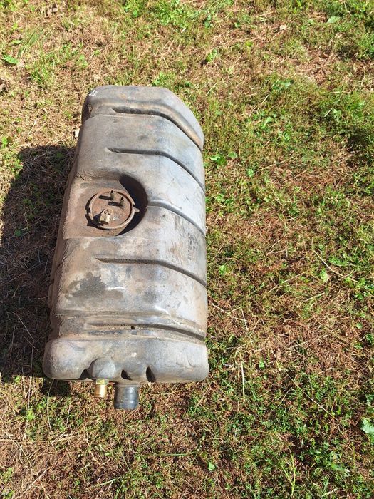 Vând rezervor iveco daily