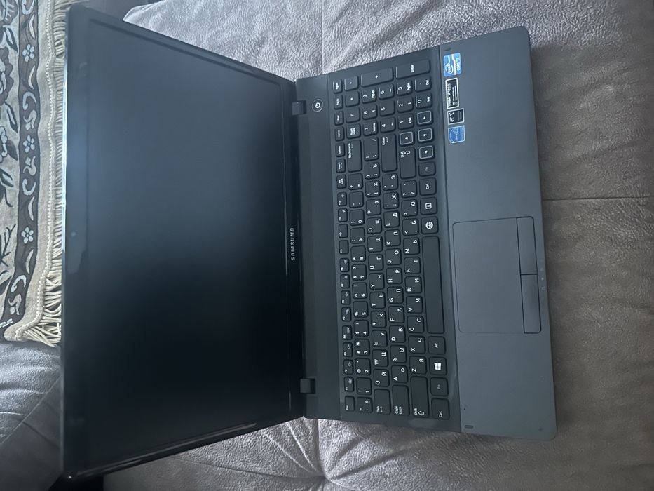 Ноутбук samsung…