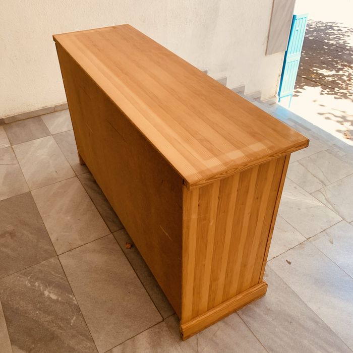 Шведски кухненски бюфет от естествена дървесина
