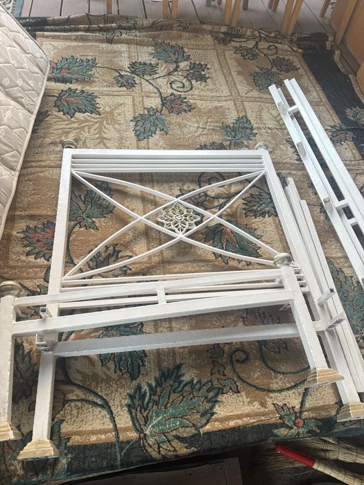 Кровать железная