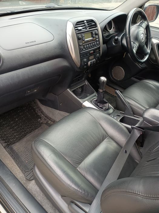Vând Toyota RAV 4