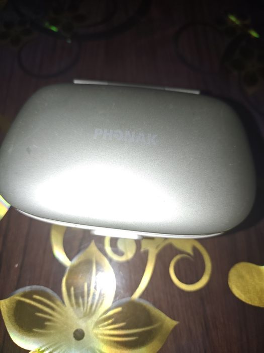 Vând aparat auditiv Phonak